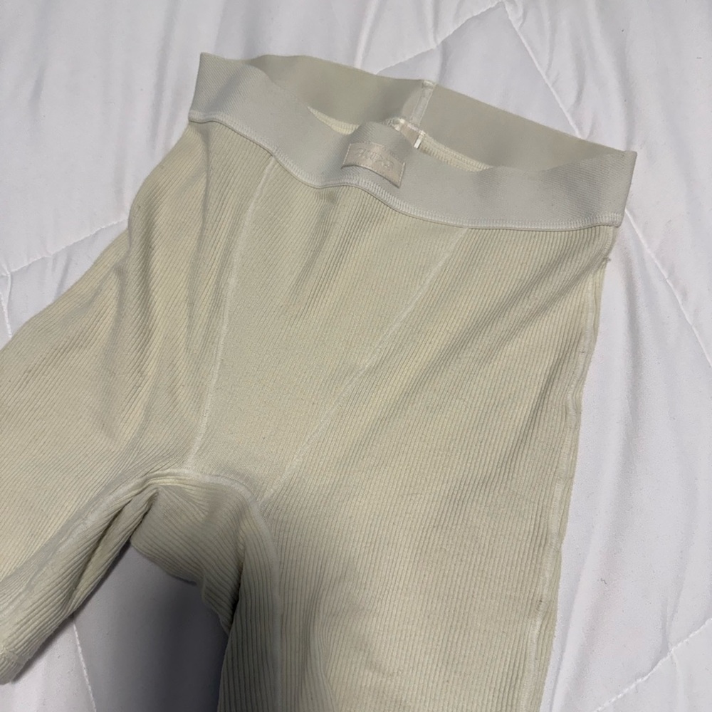 SKIMS Cotton Rib Boxer Short - Picture 2 of 3